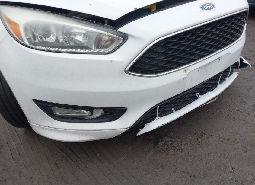 Photo 12 of 2015 Ford Focus SE (VIN 1FADP3F28FL279198)