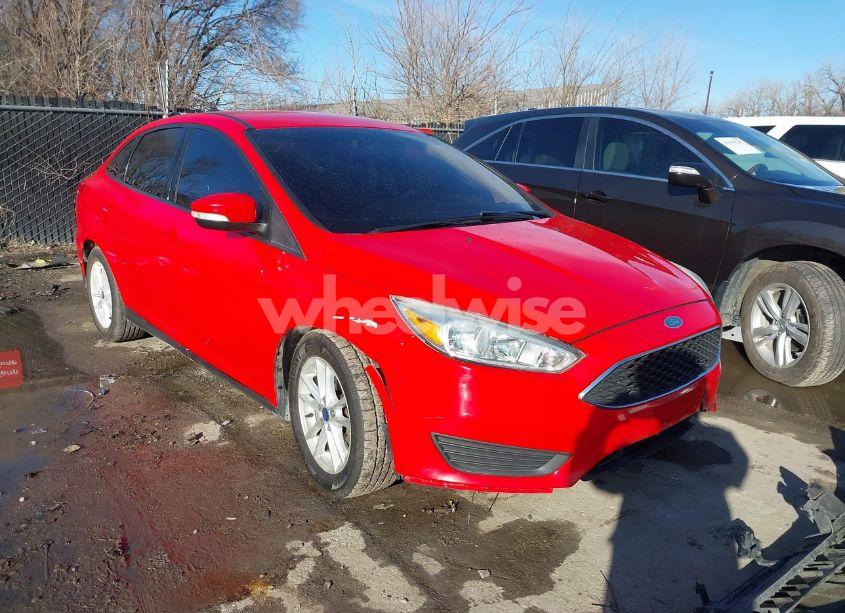 2015 Ford Focus SE (VIN 1FADP3F28FL287446) main photo