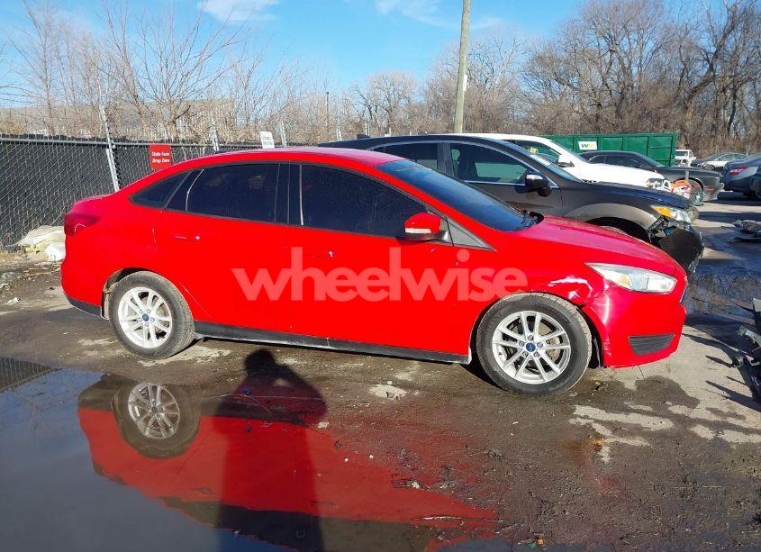 Photo 13 of 2015 Ford Focus SE (VIN 1FADP3F28FL287446)
