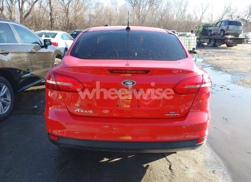 Photo 16 of 2015 Ford Focus SE (VIN 1FADP3F28FL287446)