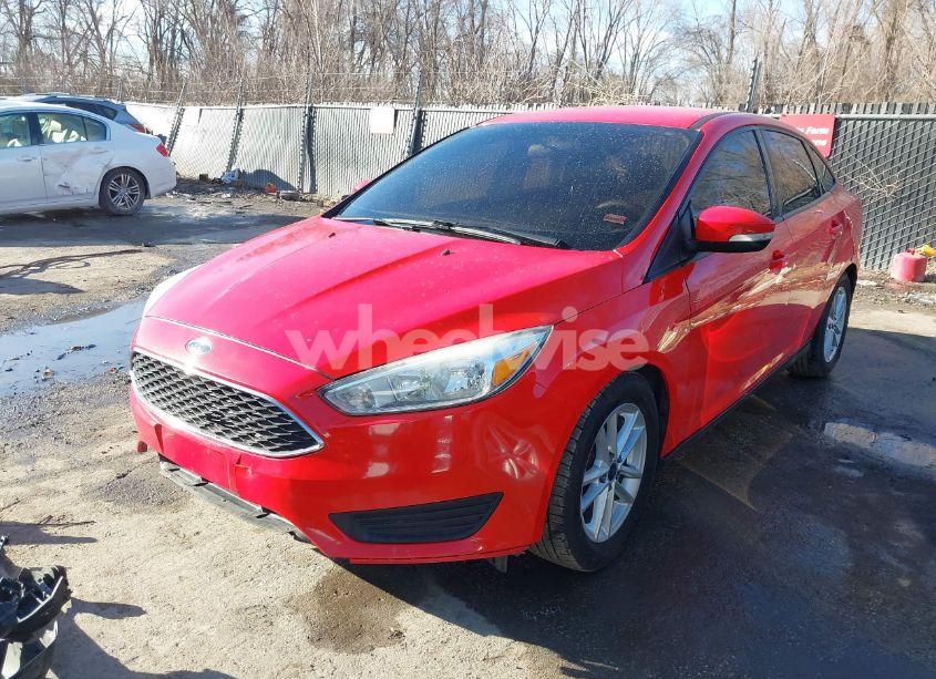 Photo 2 of 2015 Ford Focus SE (VIN 1FADP3F28FL287446)