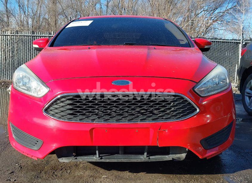 Photo 6 of 2015 Ford Focus SE (VIN 1FADP3F28FL287446)
