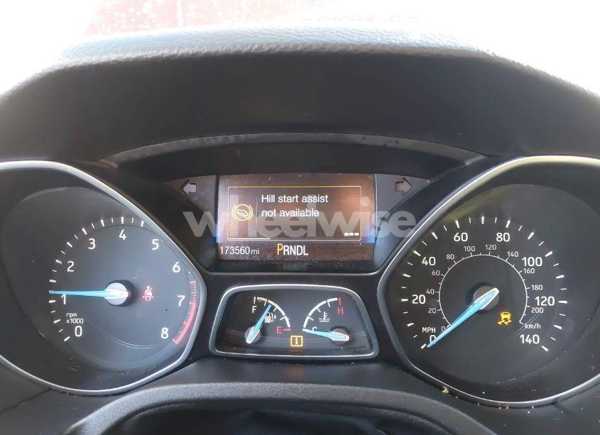 Photo 7 of 2015 Ford Focus SE (VIN 1FADP3F28FL287446)