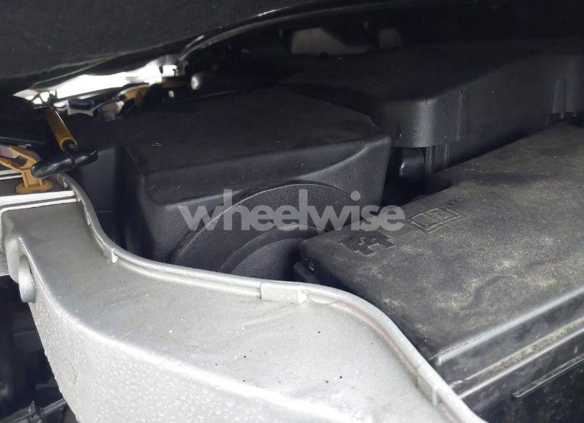 Photo 10 of 2015 Ford Focus SE (VIN 1FADP3F28FL312975)