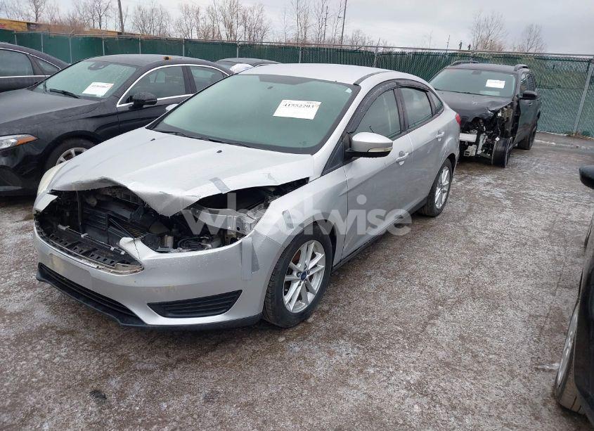 Photo 2 of 2015 Ford Focus SE (VIN 1FADP3F28FL312975)