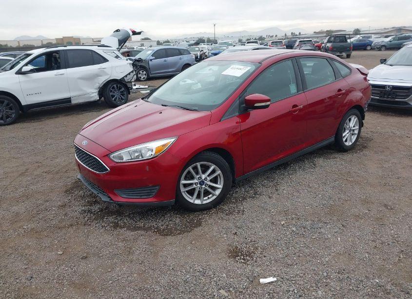 Photo 2 of 2015 Ford Focus SE (VIN 1FADP3F28FL324561)