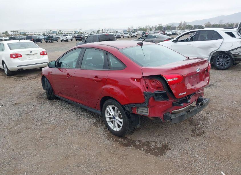 Photo 3 of 2015 Ford Focus SE (VIN 1FADP3F28FL324561)