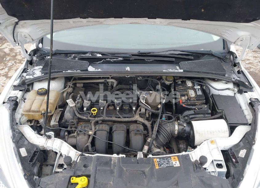 Photo 10 of 2015 Ford Focus SE (VIN 1FADP3F28FL335169)