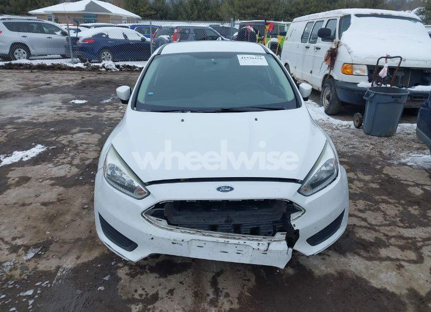 Photo 13 of 2015 Ford Focus SE (VIN 1FADP3F28FL335169)