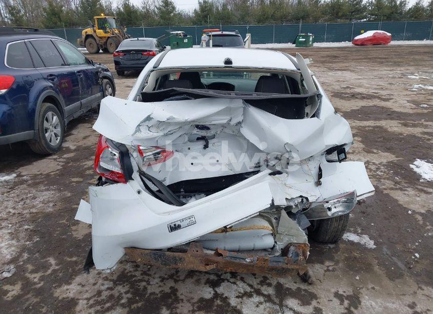 Photo 17 of 2015 Ford Focus SE (VIN 1FADP3F28FL335169)