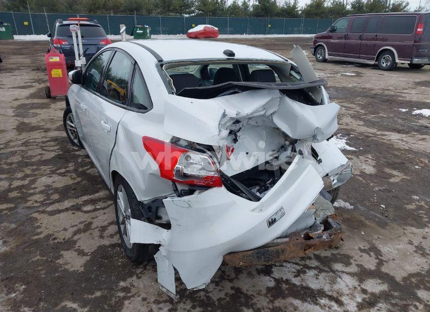 Photo 3 of 2015 Ford Focus SE (VIN 1FADP3F28FL335169)