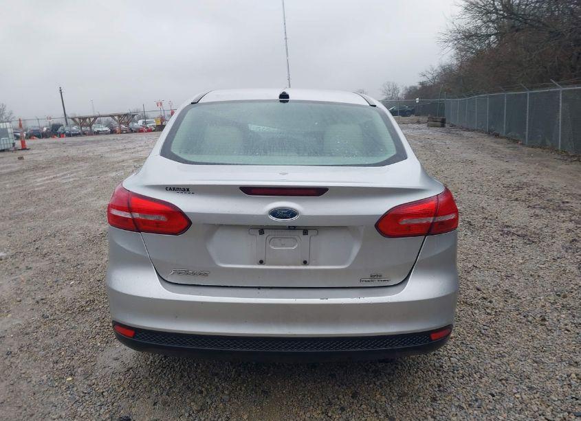 Photo 17 of 2015 Ford Focus SE (VIN 1FADP3F28FL343935)