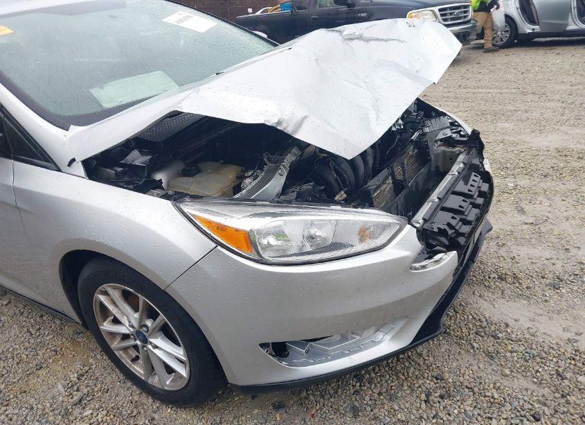 Photo 19 of 2015 Ford Focus SE (VIN 1FADP3F28FL343935)