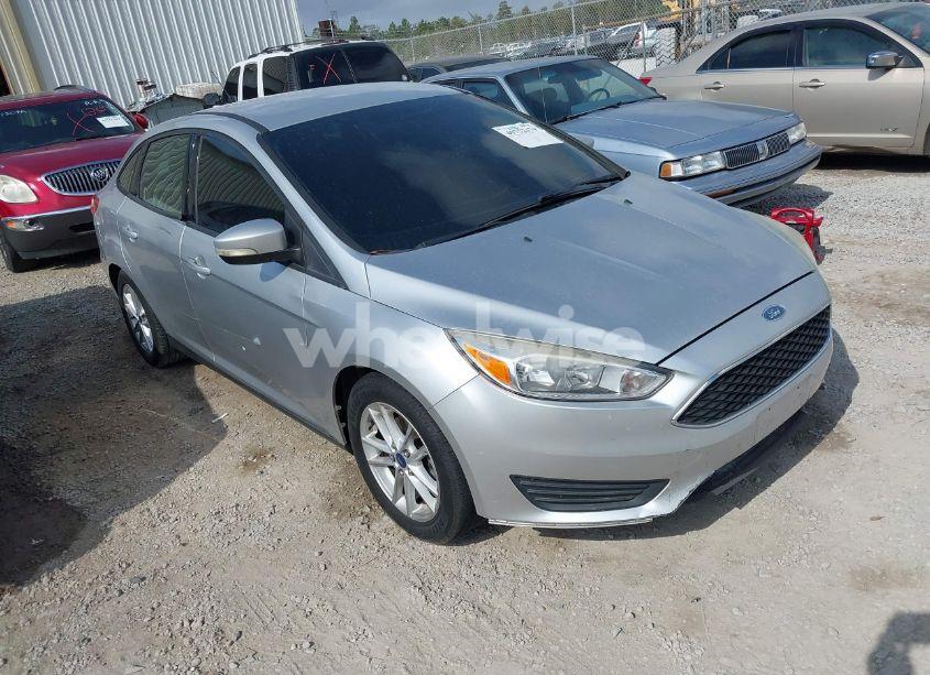 2015 Ford Focus SE (VIN 1FADP3F28FL344065) main photo