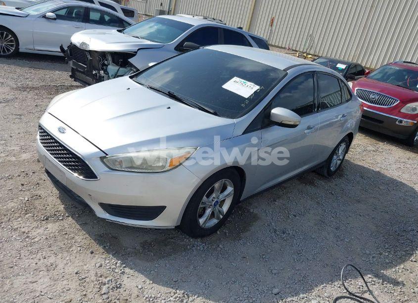 Photo 2 of 2015 Ford Focus SE (VIN 1FADP3F28FL344065)