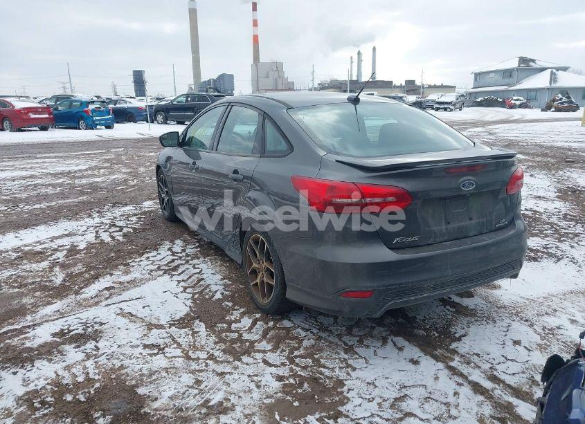 Photo 3 of 2015 Ford Focus SE (VIN 1FADP3F28FL346849)