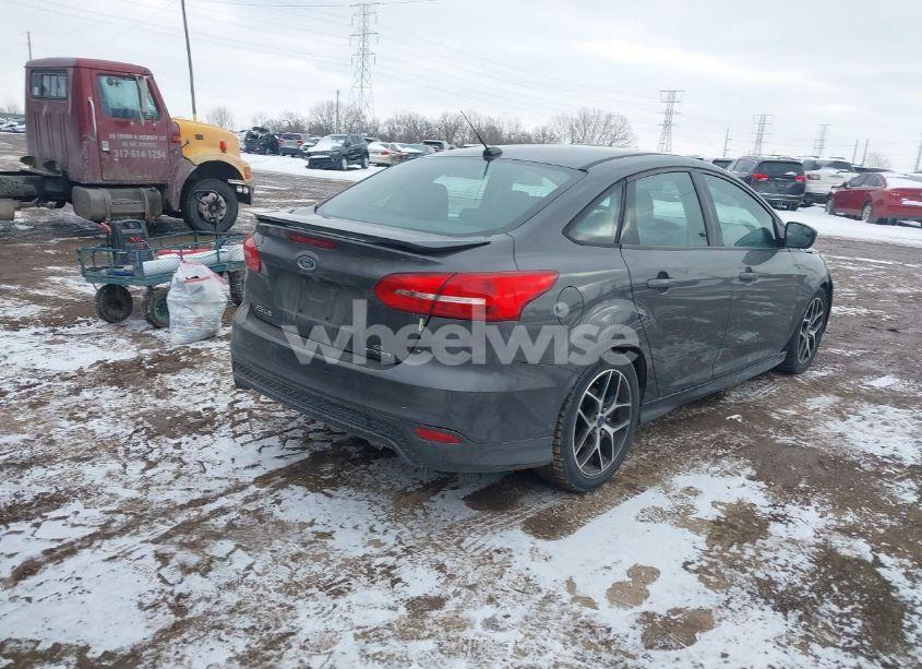 Photo 4 of 2015 Ford Focus SE (VIN 1FADP3F28FL346849)