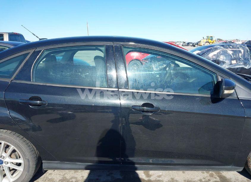 Photo 13 of 2015 Ford Focus SE (VIN 1FADP3F28FL356510)