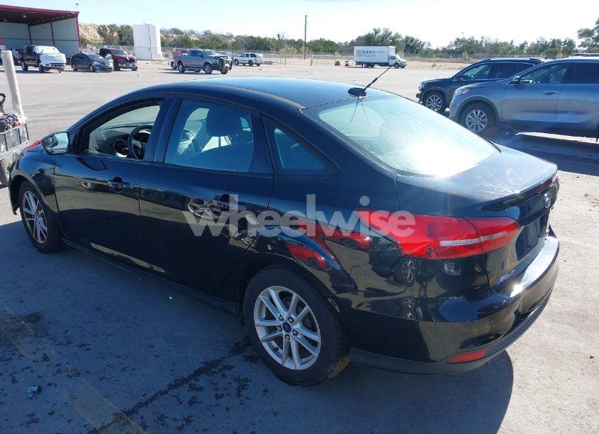 Photo 3 of 2015 Ford Focus SE (VIN 1FADP3F28FL356510)