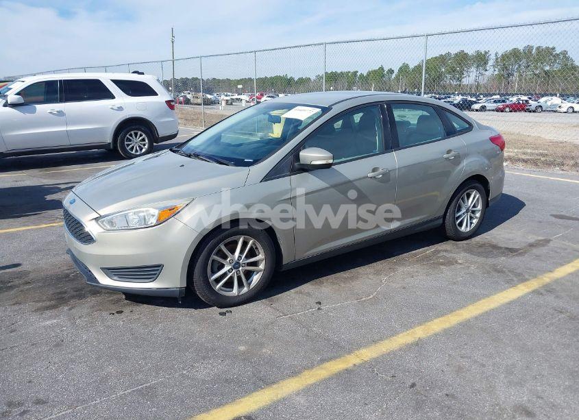 Photo 2 of 2015 Ford Focus SE (VIN 1FADP3F28FL381858)