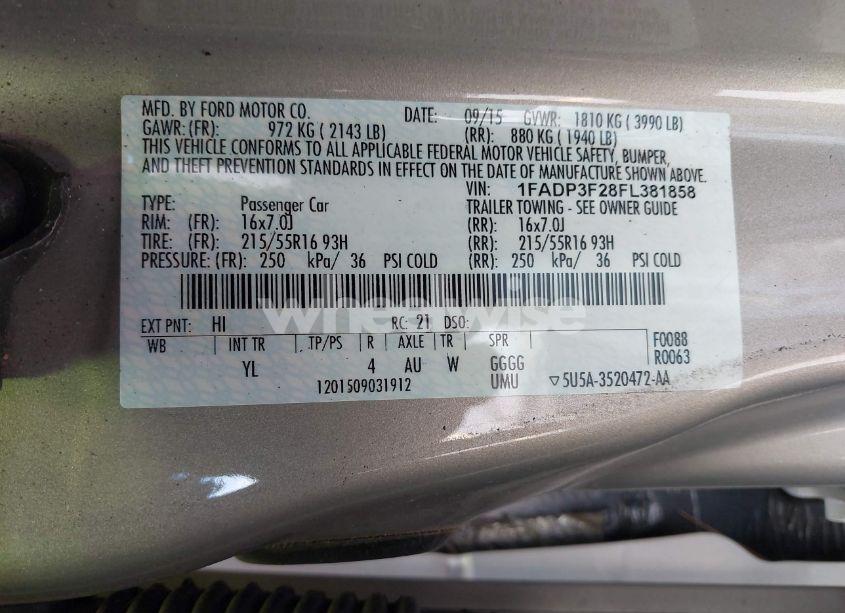 Photo 9 of 2015 Ford Focus SE (VIN 1FADP3F28FL381858)
