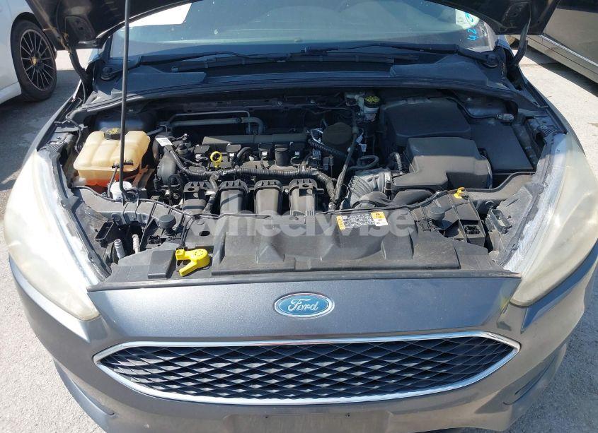 Photo 10 of 2016 Ford Focus SE (VIN 1FADP3F28GL212201)