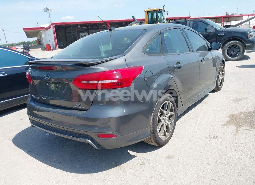 Photo 4 of 2016 Ford Focus SE (VIN 1FADP3F28GL212201)