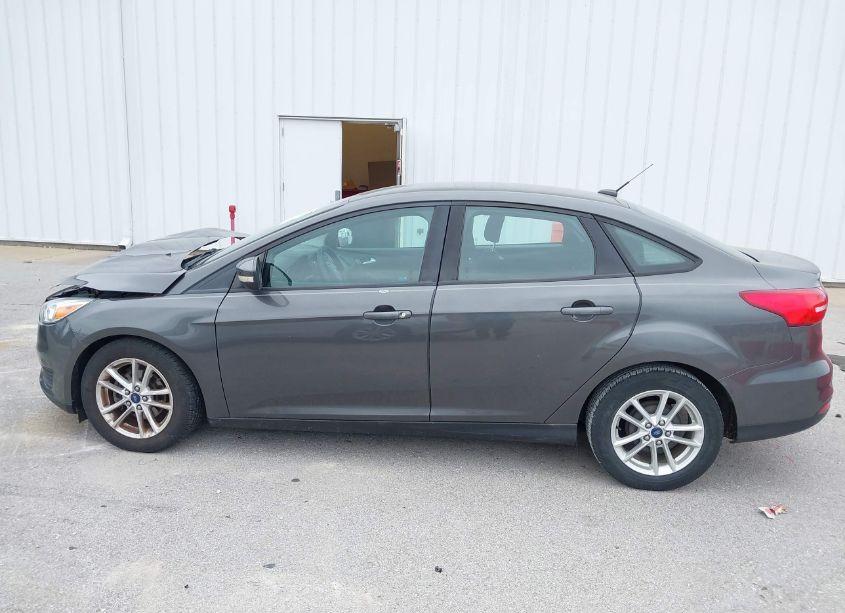 Photo 14 of 2016 Ford Focus SE (VIN 1FADP3F28GL213686)