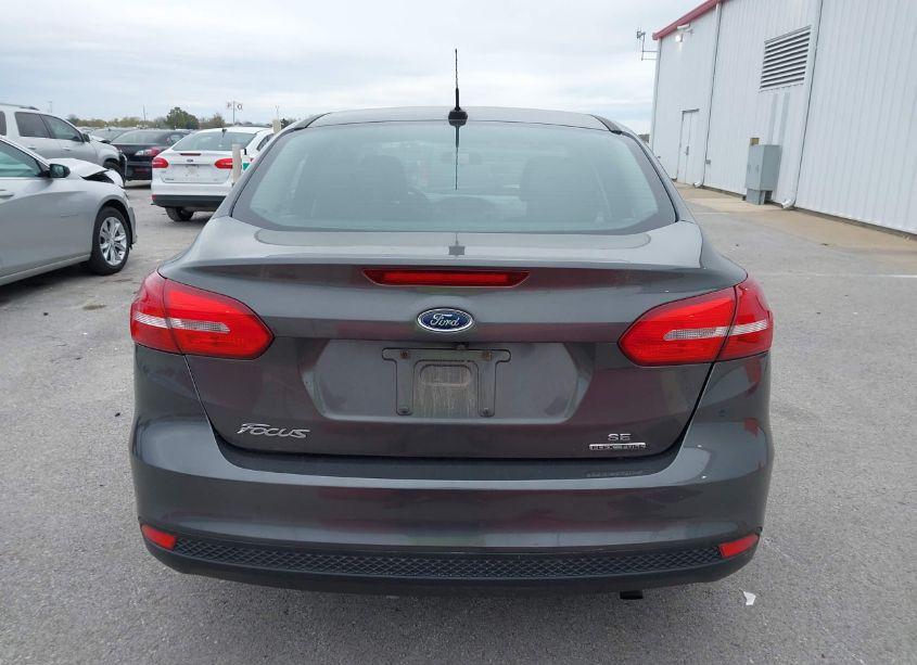 Photo 16 of 2016 Ford Focus SE (VIN 1FADP3F28GL213686)