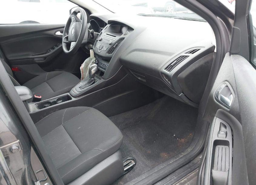 Photo 5 of 2016 Ford Focus SE (VIN 1FADP3F28GL213686)