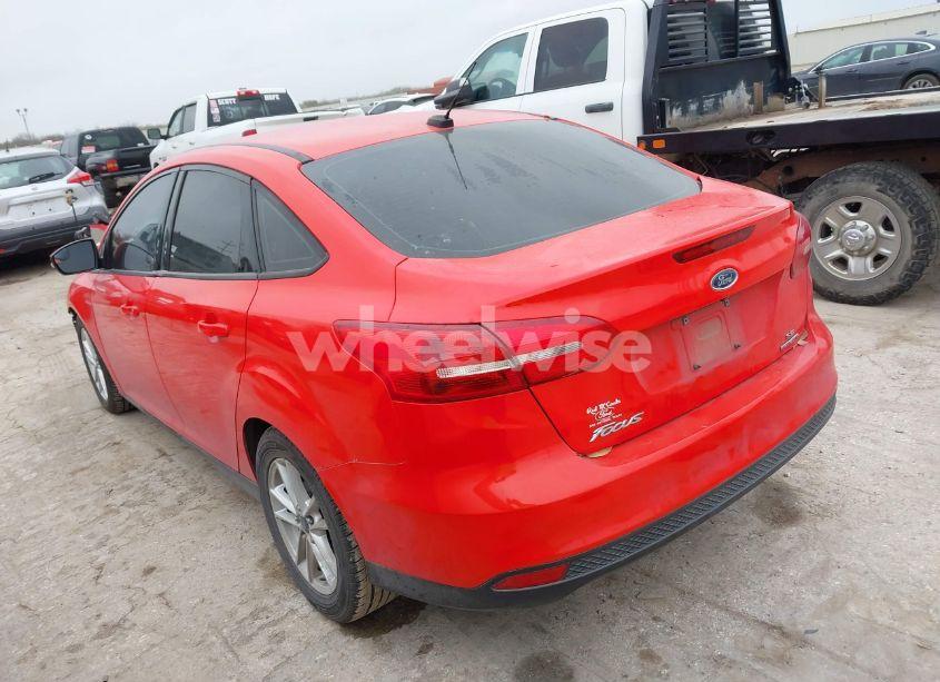 Photo 3 of 2016 Ford Focus SE (VIN 1FADP3F28GL217009)
