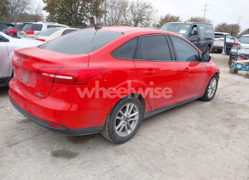 Photo 4 of 2016 Ford Focus SE (VIN 1FADP3F28GL217009)