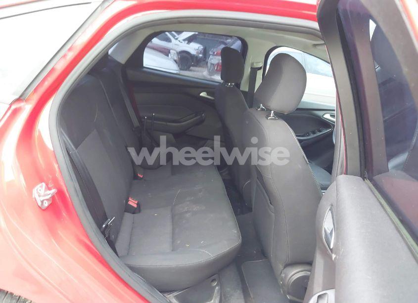 Photo 8 of 2016 Ford Focus SE (VIN 1FADP3F28GL217009)