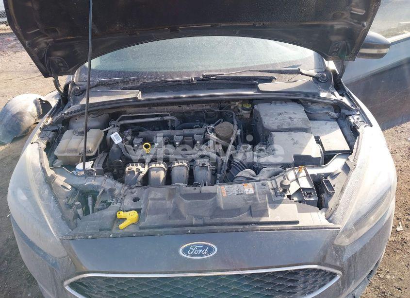 Photo 10 of 2016 Ford Focus SE (VIN 1FADP3F28GL233128)