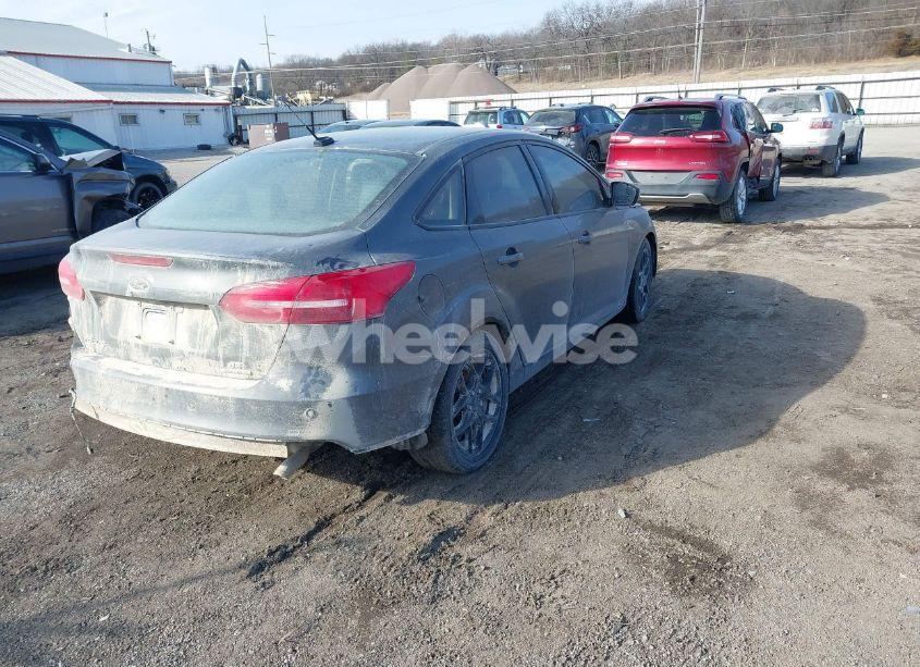 Photo 4 of 2016 Ford Focus SE (VIN 1FADP3F28GL233128)