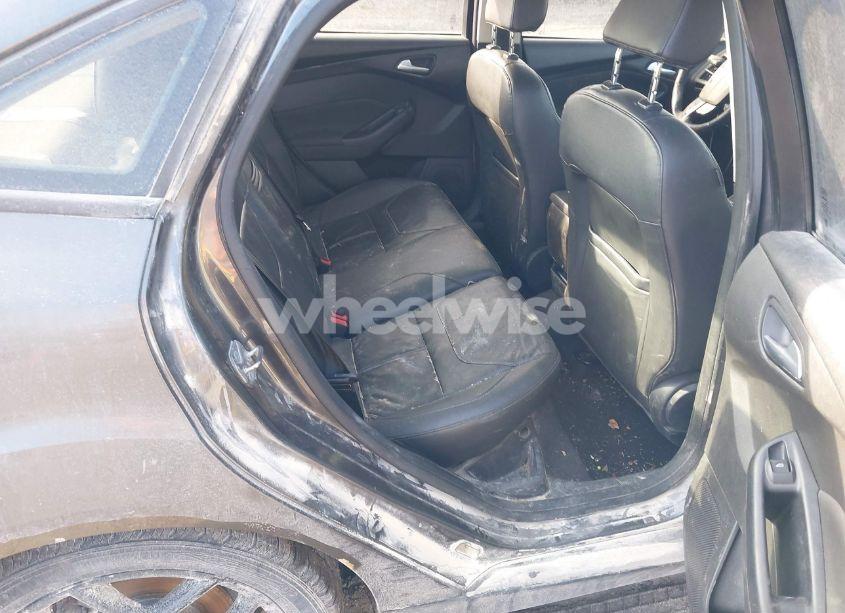 Photo 8 of 2016 Ford Focus SE (VIN 1FADP3F28GL233128)