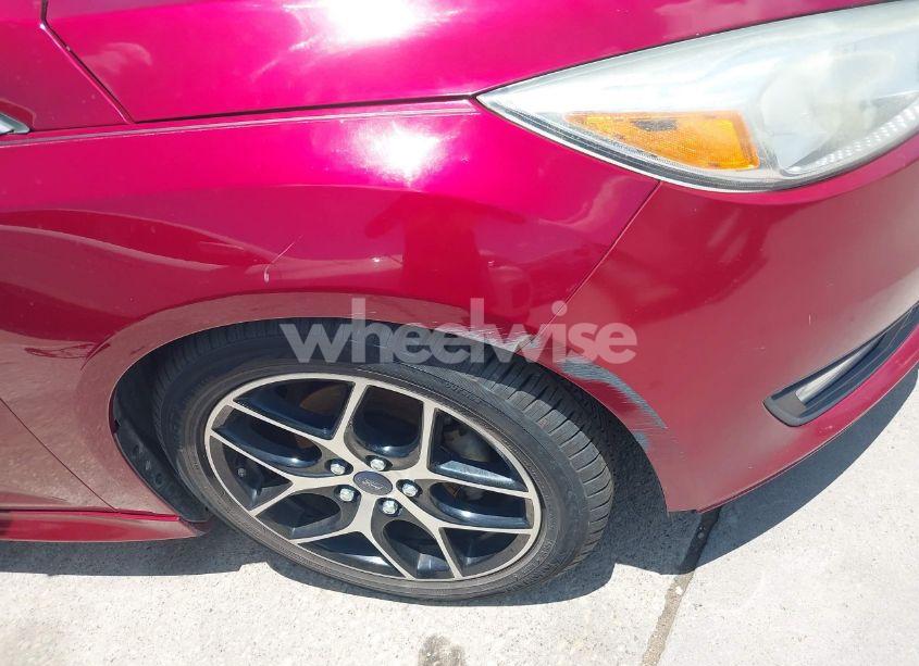 Photo 13 of 2016 Ford Focus SE (VIN 1FADP3F28GL237888)