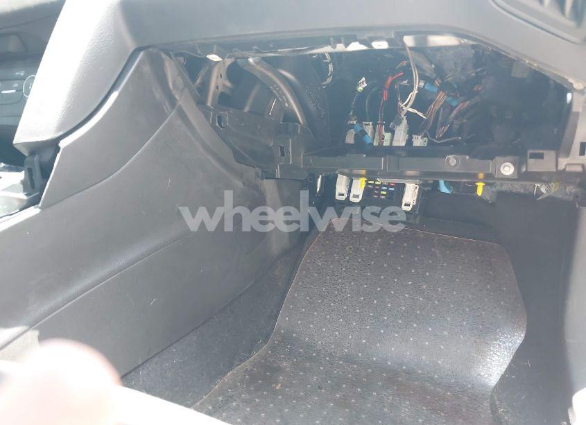 Photo 14 of 2016 Ford Focus SE (VIN 1FADP3F28GL237888)