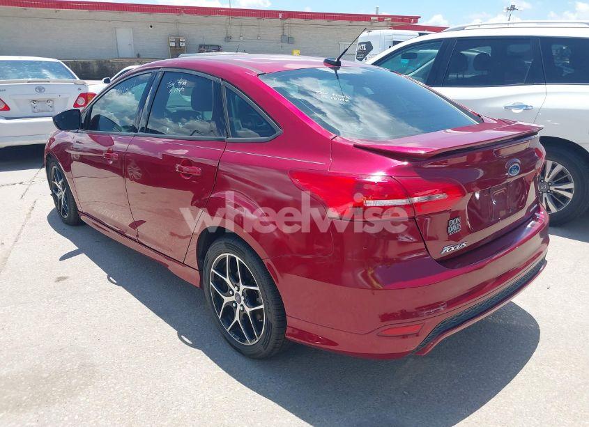 Photo 3 of 2016 Ford Focus SE (VIN 1FADP3F28GL237888)