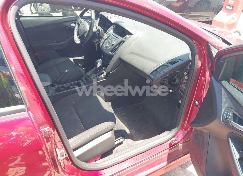 Photo 5 of 2016 Ford Focus SE (VIN 1FADP3F28GL237888)