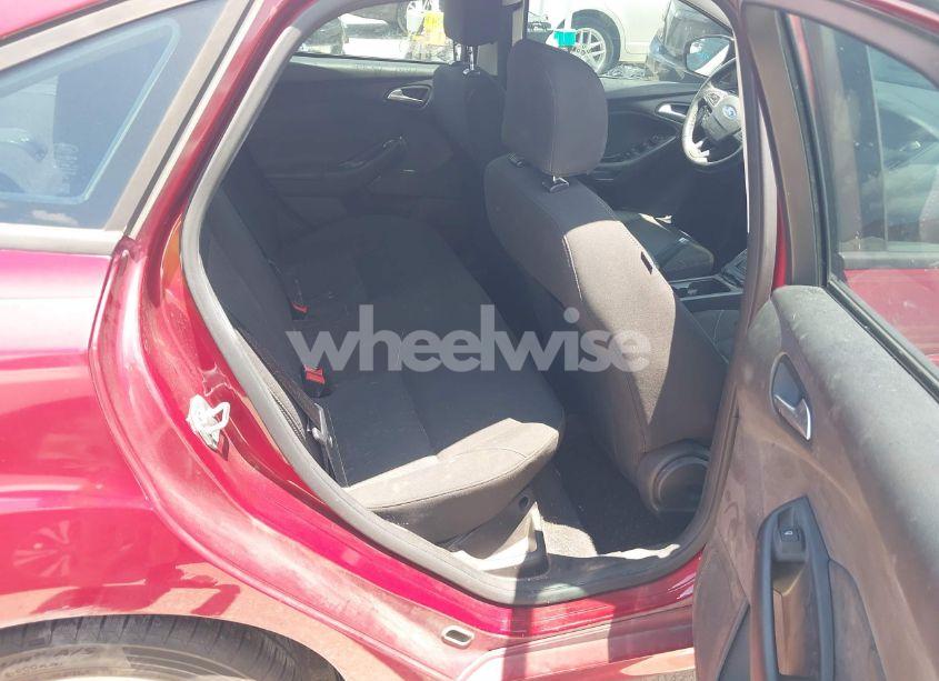 Photo 8 of 2016 Ford Focus SE (VIN 1FADP3F28GL237888)