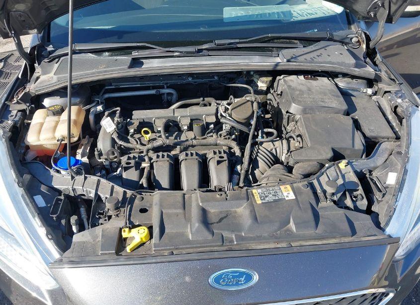 Photo 10 of 2016 Ford Focus SE (VIN 1FADP3F28GL246915)