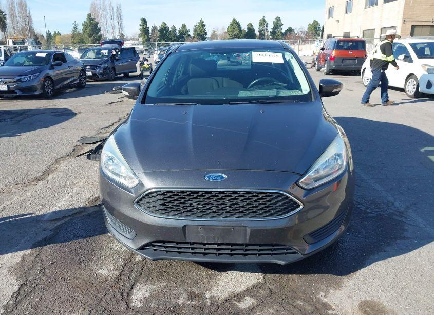 Photo 12 of 2016 Ford Focus SE (VIN 1FADP3F28GL246915)