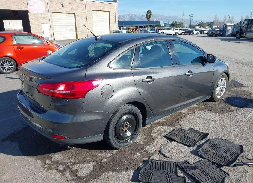 Photo 4 of 2016 Ford Focus SE (VIN 1FADP3F28GL246915)