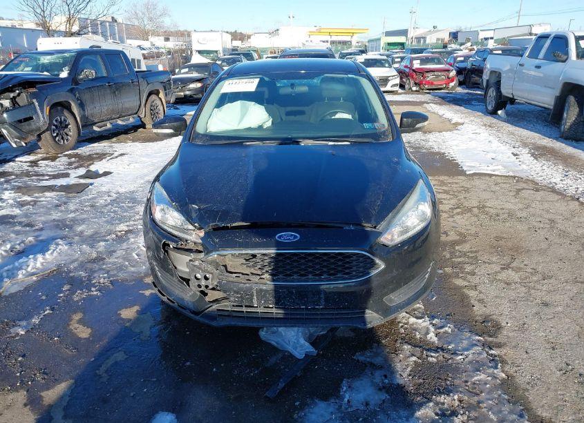 Photo 12 of 2016 Ford Focus SE (VIN 1FADP3F28GL248793)