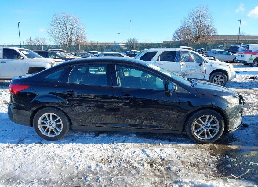 Photo 13 of 2016 Ford Focus SE (VIN 1FADP3F28GL248793)