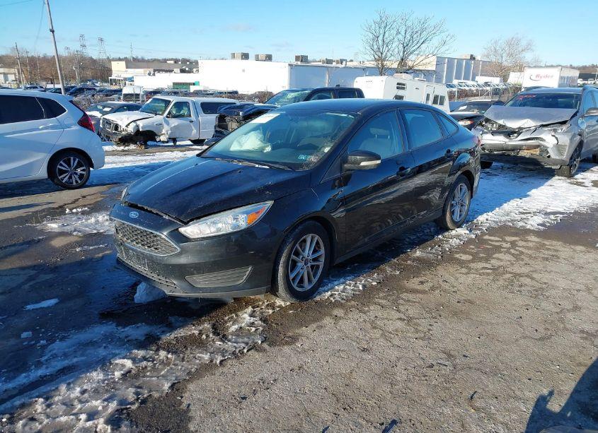 Photo 2 of 2016 Ford Focus SE (VIN 1FADP3F28GL248793)