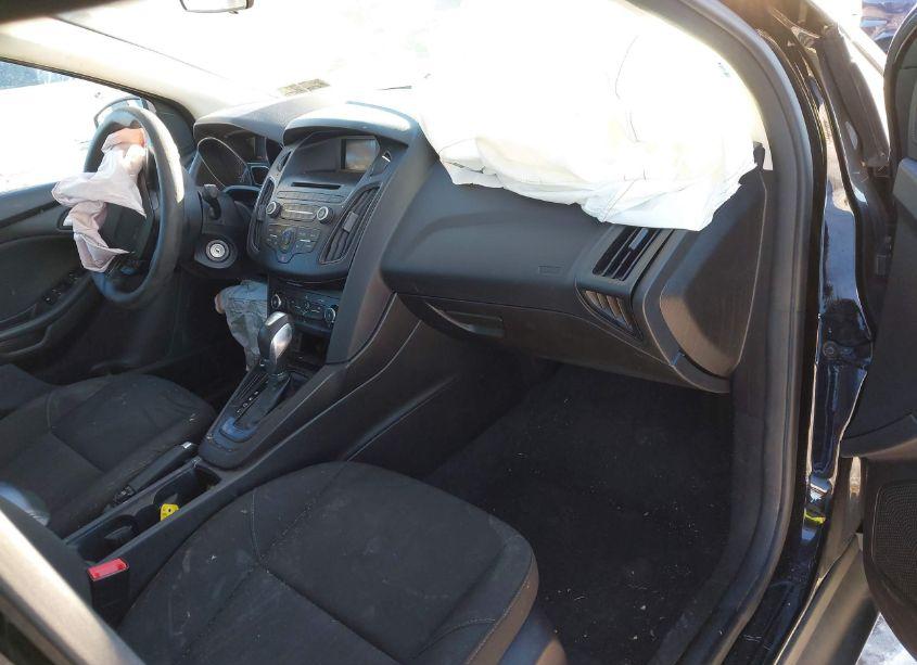 Photo 5 of 2016 Ford Focus SE (VIN 1FADP3F28GL248793)