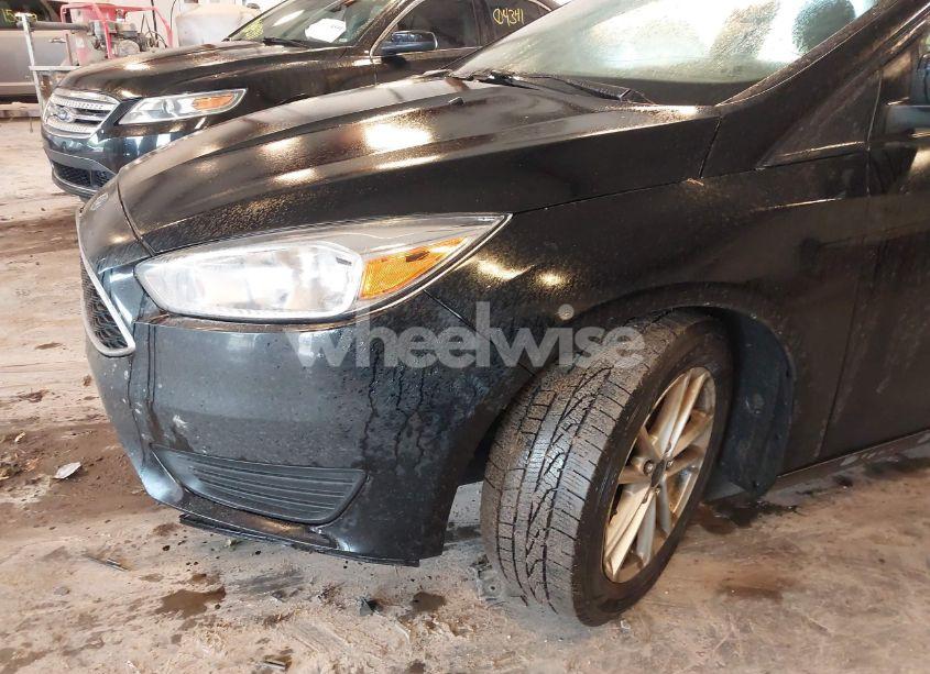 Photo 13 of 2016 Ford Focus SE (VIN 1FADP3F28GL251371)