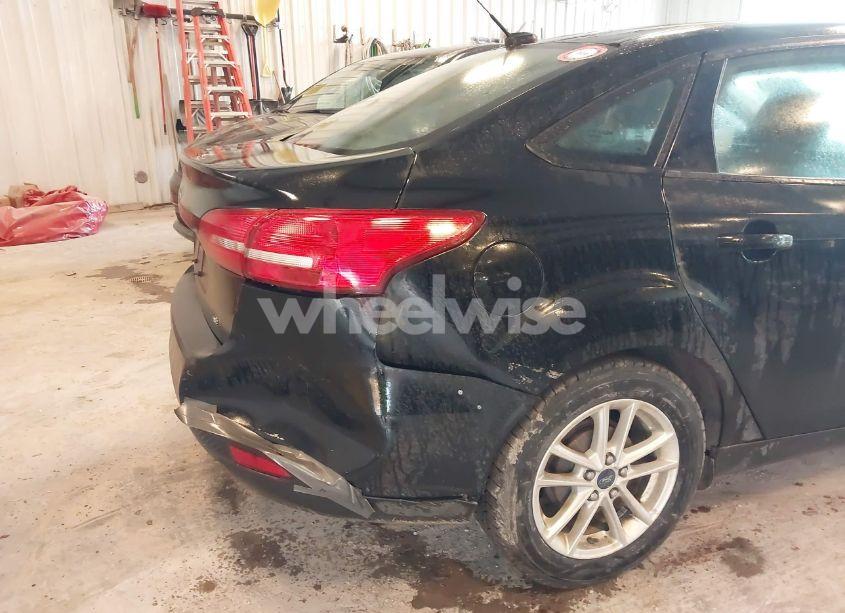 Photo 14 of 2016 Ford Focus SE (VIN 1FADP3F28GL251371)